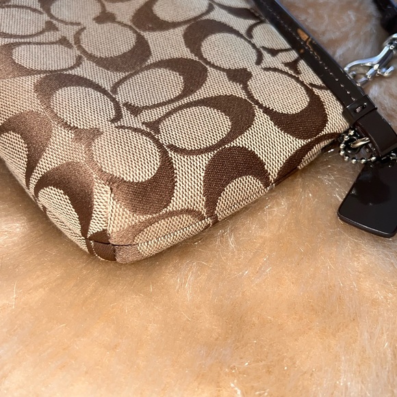 Coach Park Signature Medium Wristlet - Picture 7 of 11